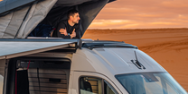 Panorama-Aufstelldach des neuen Camper Van Modells von CROSSCAMP FLEX 541