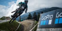 MTB-Profi George Brannigan bei Downhill-Rennen