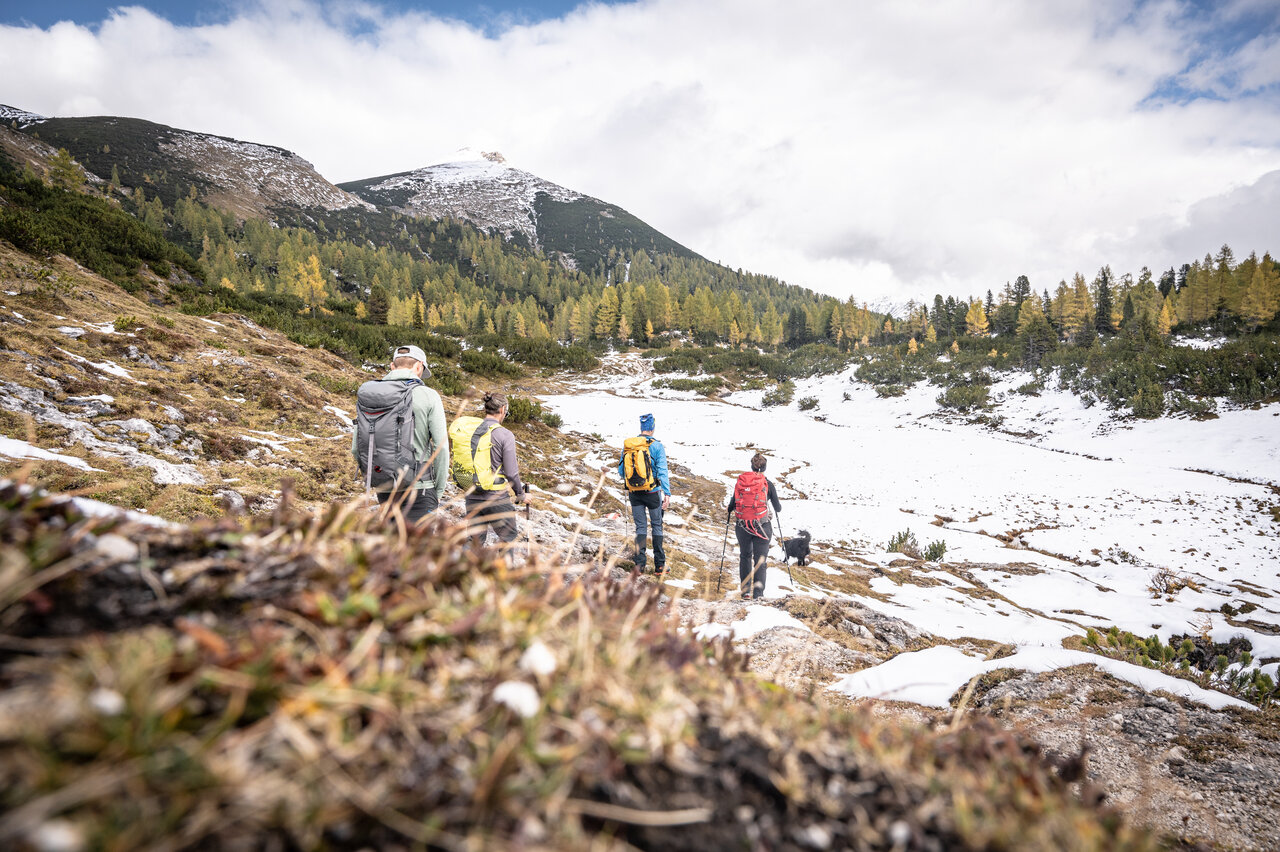 Bikefex Familie beim Wandern in Österreich