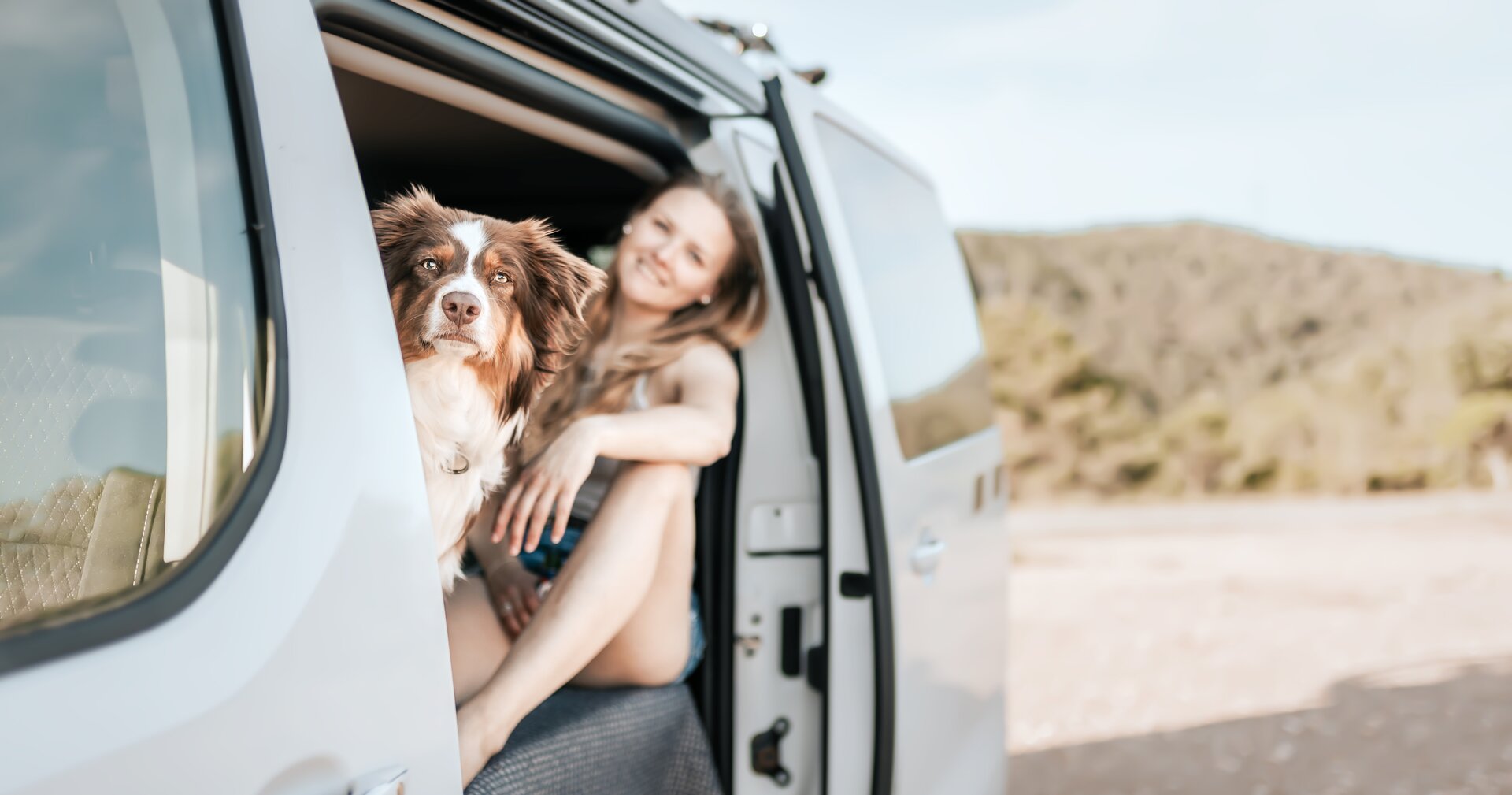 Carly Eck und ihr Hund gemeinsam unterwegs im CROSSCAMP