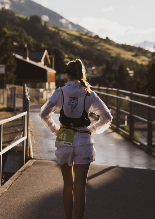 Trailrunnerin Ida-Sophie Hegemann während Trail-Rennen