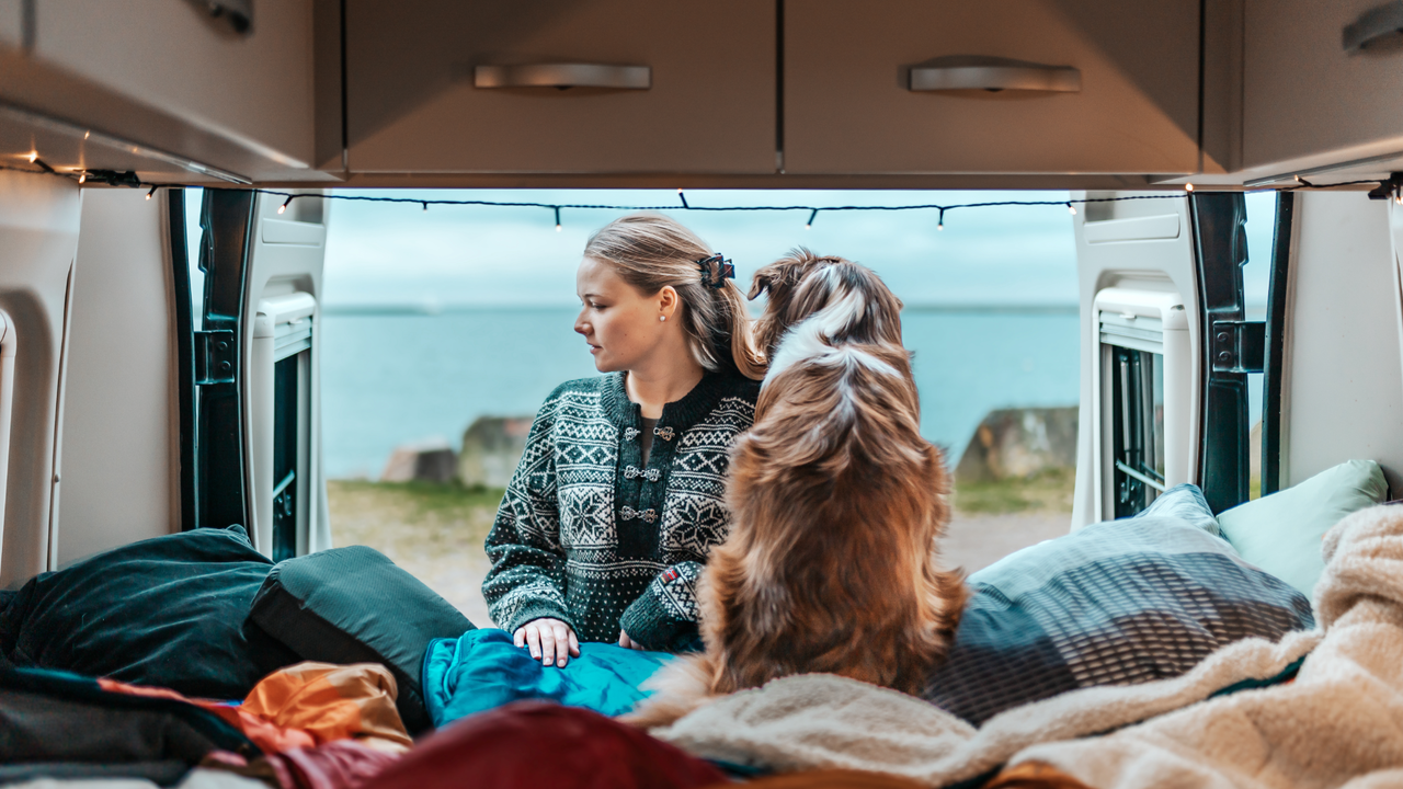 Carly Eck unterwegs durch Lapland mit dem Camper Van 640 von CROSSCAMP