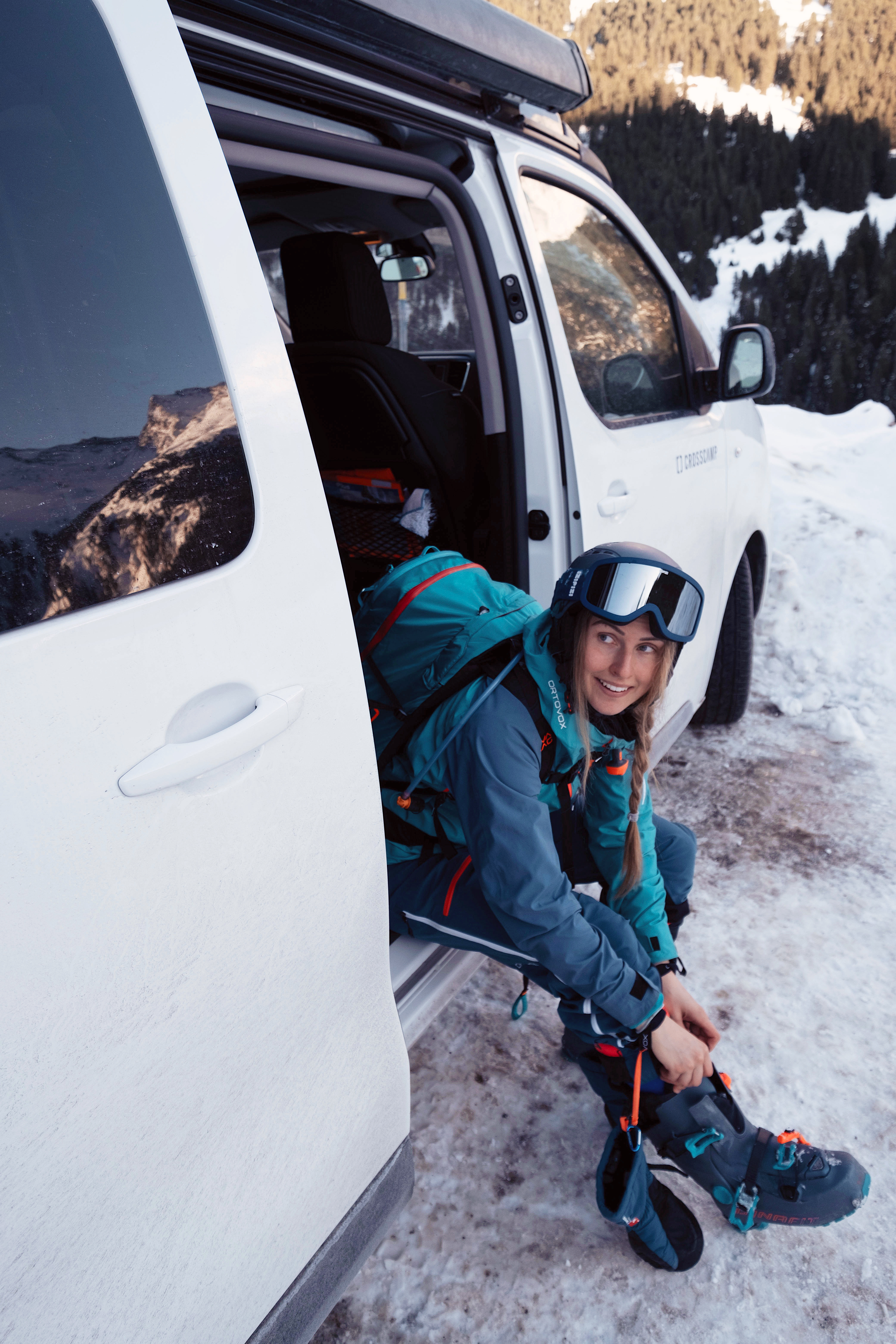 Skimo-Profi Laura unterwegs im CROSSCAMP durch Österreich