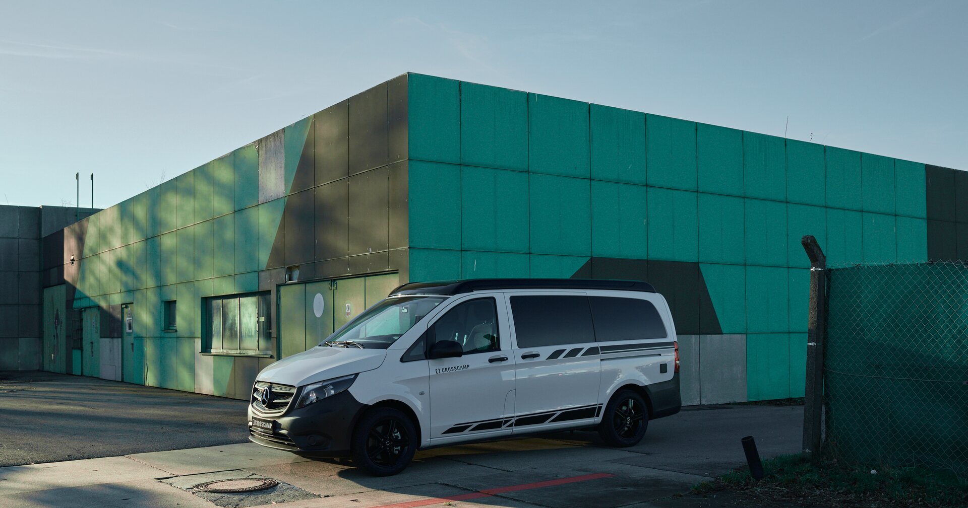 Urban Camper auf Mercedes Benz Vito - CROSSCAMP BASE X