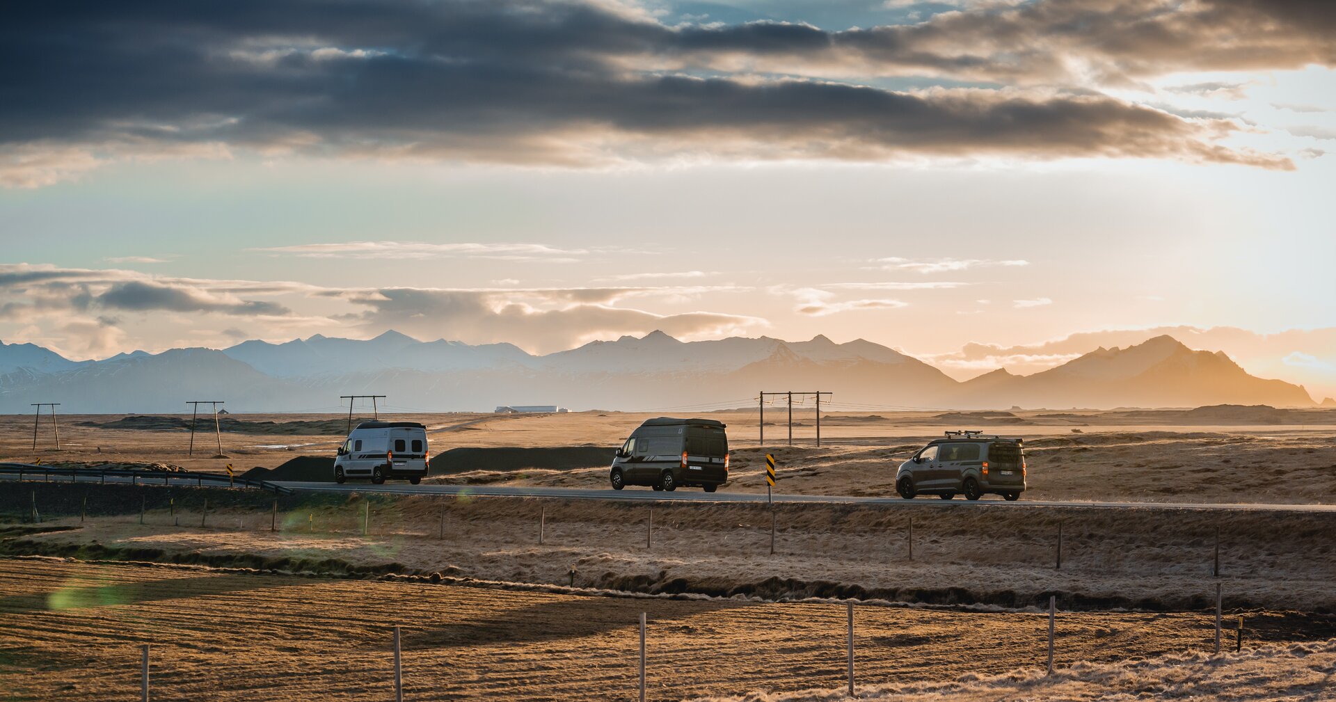 Kompakte Campingbusse unterwegs in Island