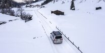 CROSSCAMP Camper Van in Winterlandschaft